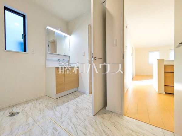 B号棟　洗面室　【新座市栗原１丁目】