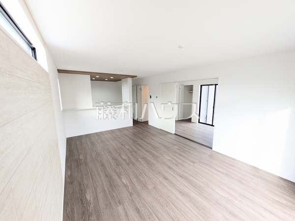 3号棟　リビング　【北名古屋市中之郷八反】