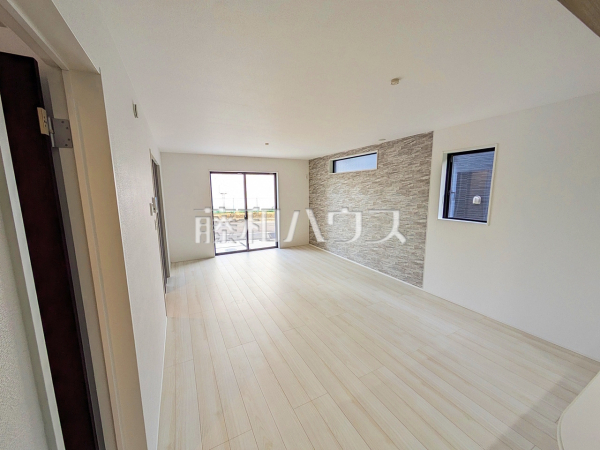 4号棟　リビング　【北名古屋市中之郷八反】