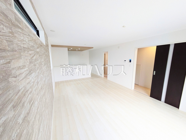 4号棟　リビング　【北名古屋市中之郷八反】