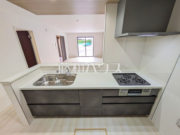 4号棟　キッチン　【北名古屋市中之郷八反】
