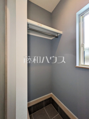 12号棟　シューズインクローゼット　【武蔵村山市中藤４丁目】