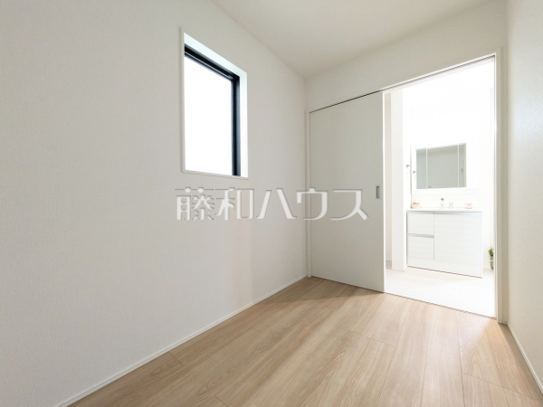 1号棟　サービスルーム　【富士見市山室２丁目】