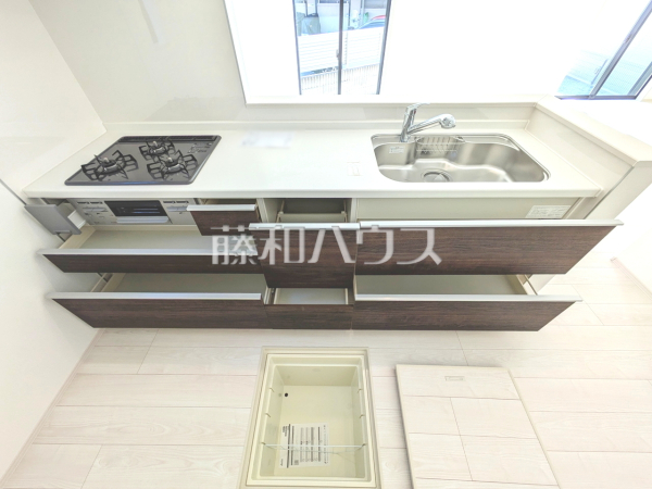 B号棟　キッチン　【福岡市早良区飯倉２丁目】