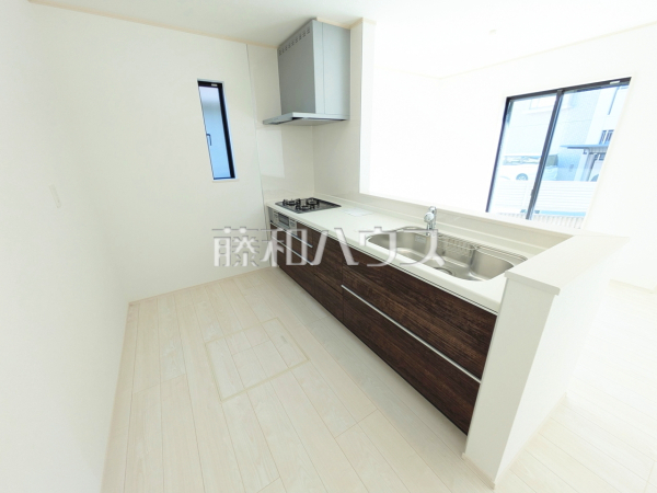 B号棟　キッチン　【福岡市早良区飯倉２丁目】