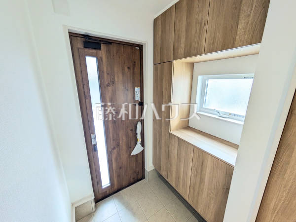 玄関　【春日井市坂下町５丁目】