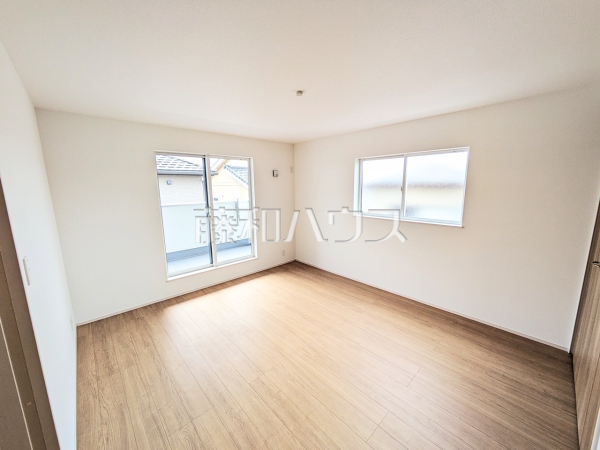 居室　【春日井市坂下町５丁目】