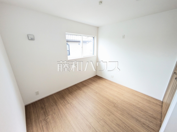 居室　【春日井市坂下町５丁目】