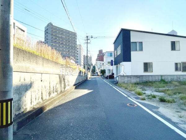 接道状況および現場風景　【福岡市西区愛宕１丁目】