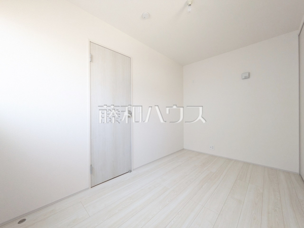 居室　【昭島市中神町２丁目】