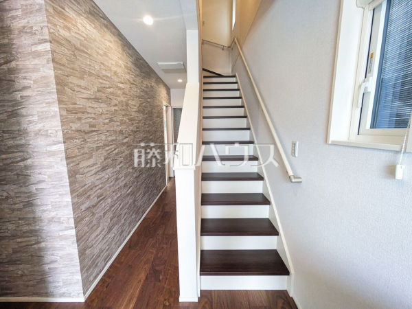 3号棟　階段　【春日井市林島町３丁目】