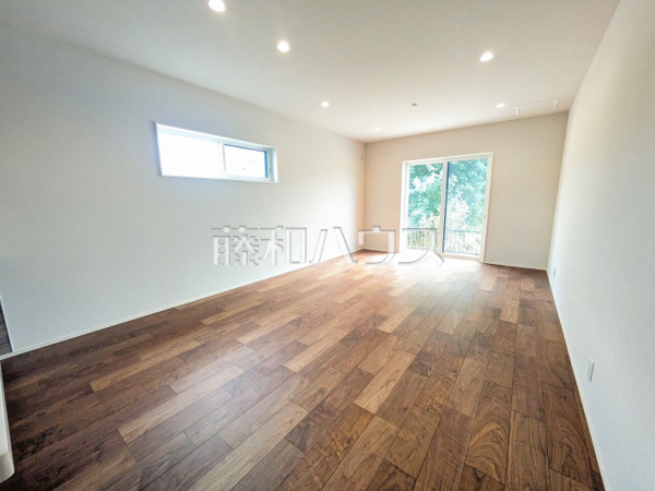 3号棟　 家族が揃って食事できるゆとりある大きさのLDK約18帖 　【春日井市林島町３丁目】