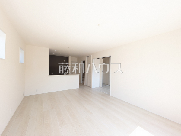 1号棟　リビング　【春日井市下津町】