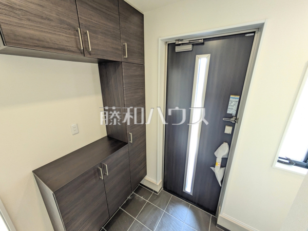 2号棟　玄関　【春日井市下津町】