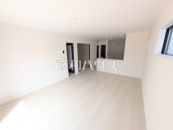 2号棟　リビング　【春日井市下津町】