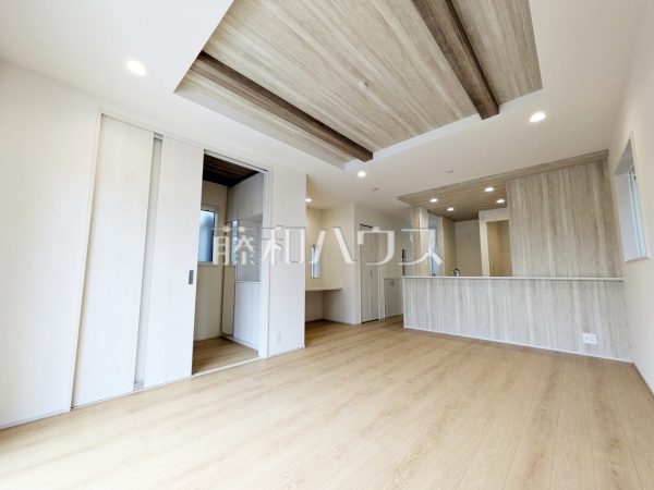 1号棟　リビング　【府中市小柳町５丁目】