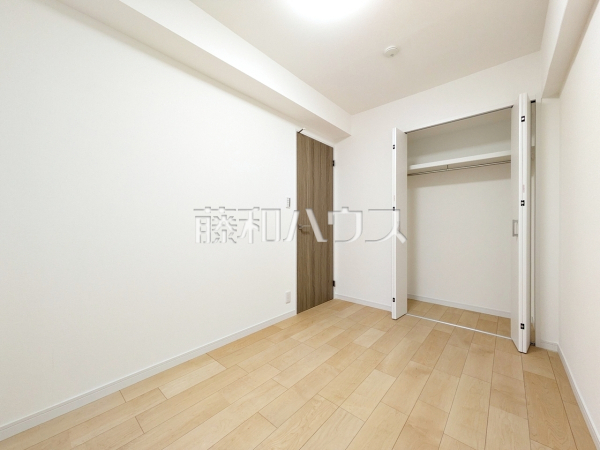 納戸　【ライオンズガーデンひばりヶ丘第2】