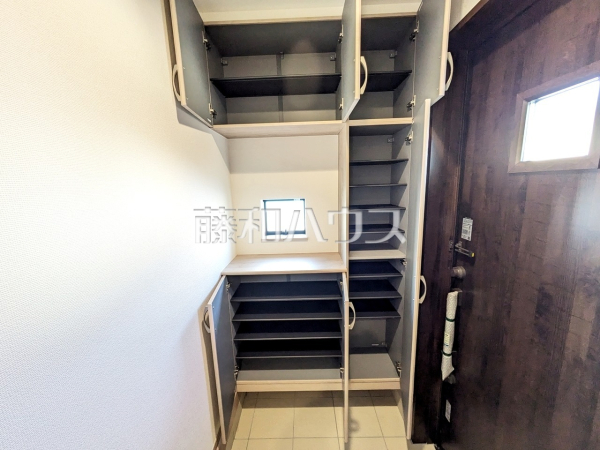 C号棟　玄関収納　【北名古屋市薬師寺山浦】