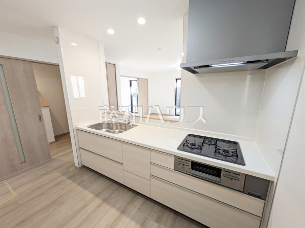 C号棟　キッチン　【北名古屋市薬師寺山浦】