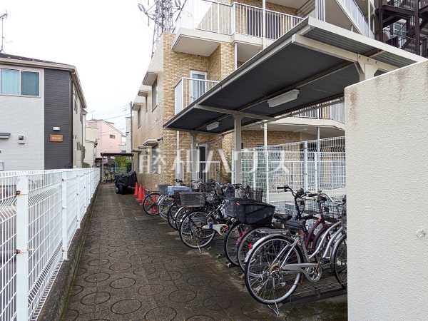 駐輪場　【ライオンズマンション拝島】