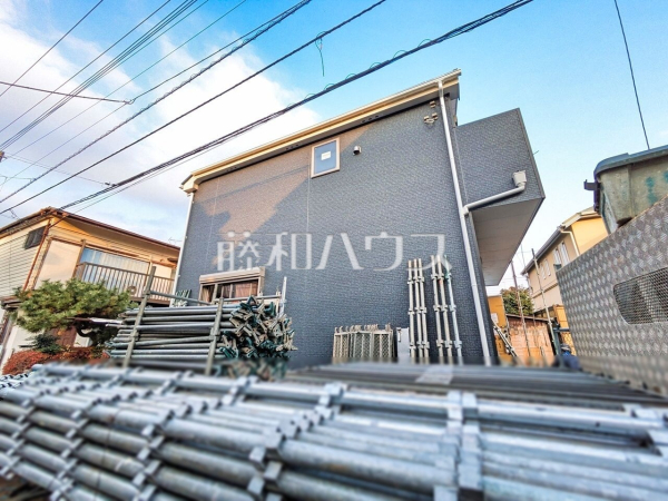 外観　【清瀬市中里１丁目】 順調に工事が進んでいます。実際の街並みの様子が段々見えて参りました。ぜひ実際に現地をご見学下さいませ。 