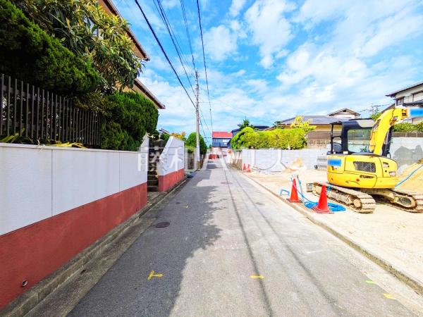 接道状況および現場風景　【福岡市東区美和台５丁目】平日のご案内も可能です。まずはお気軽にお問合せ下さいませ。