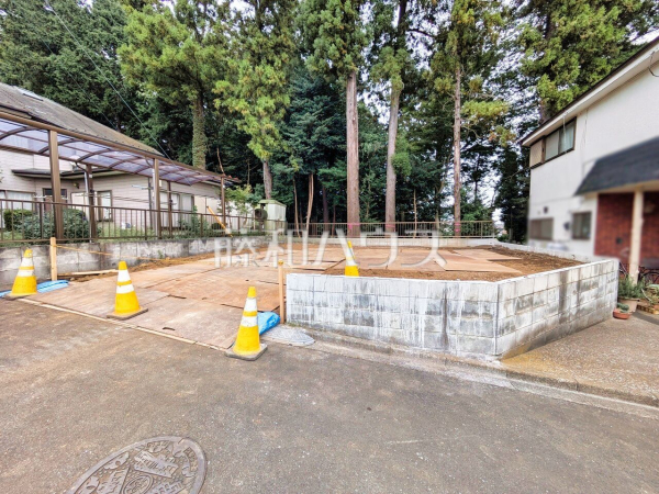 現地写真　【所沢市小手指元町３丁目】 見学はしたいけど、なかなか時間が取れない・・・そんな方に出勤前や仕事終わりにマイホームを見学できるサポートをいたします。 