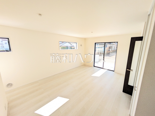 1号棟　リビング　【北名古屋市石橋角畑】