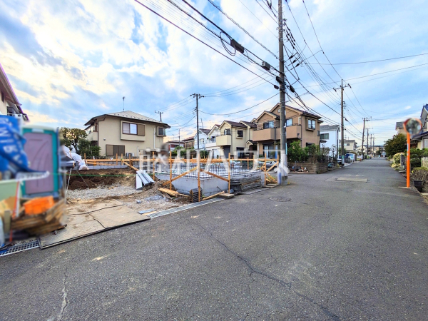 接道状況および現場風景　【日野市西平山５丁目】周辺環境はもちろん、日当たりや設備仕様など、ご自身の目でお確かめください！