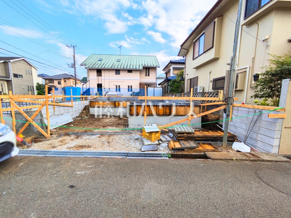 1号棟　 まだまだ建築中ですが、ぜひ現地をご覧になりませんか？基礎・上棟の状態は建築中にしかご覧になれません！ 　【日野市西平山５丁目】