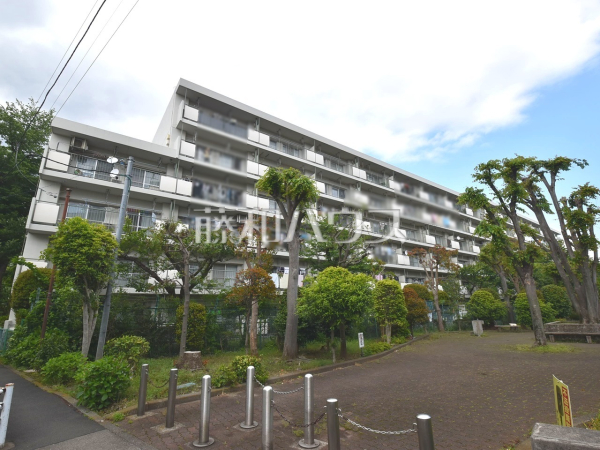 外観　【 東大和グリーンタウン1号棟】
お住まい探しは、家の良し悪しだけでなく周辺環境も重要なポイントです。ぜひ一度お客様の目でご覧ください！　