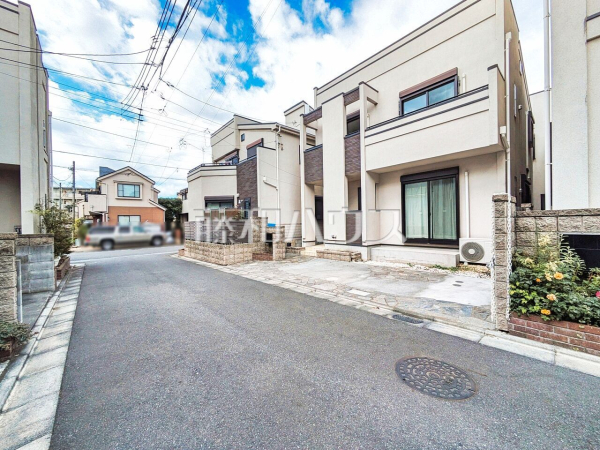 接道状況および現場風景　【東久留米市八幡町２丁目】！南道路に面し日照良好