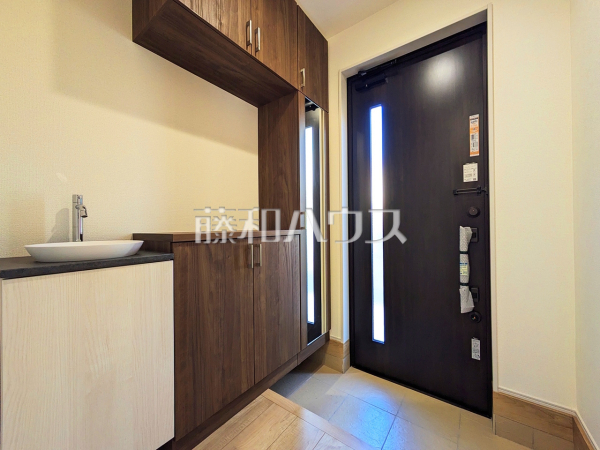 玄関　【三鷹市北野３丁目】