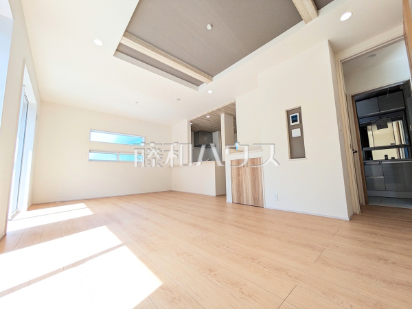 4号棟　リビング　【府中市四谷４丁目】