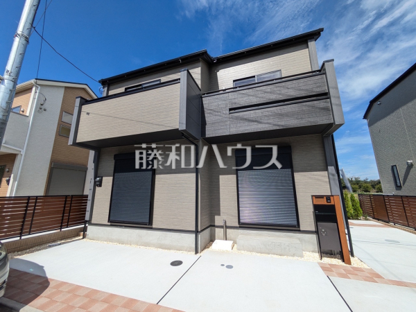 6号棟　外観　【府中市四谷４丁目】ご家族ぞれぞれの思い出と、どこまでも広がる空を独り占め！晴れ渡った青空の袂に、暖かな光に包まれ四季折々の風を感じる、幸せの空間がここに。