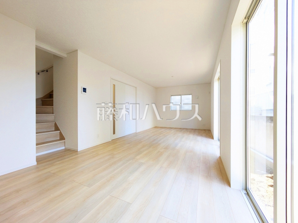 2号棟　リビング　【新座市畑中２丁目】