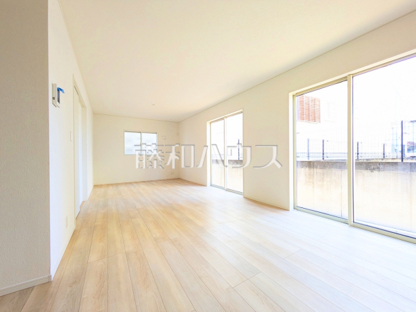 2号棟　リビング　【新座市畑中２丁目】