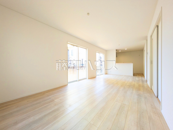 2号棟　リビング　【新座市畑中２丁目】