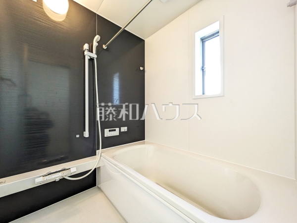 4号棟　落ち着いた色合いで疲れたからだを癒す、贅沢なくつろぎ空間です。 　【新座市畑中２丁目】