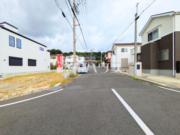 接道状況および現場風景　【春日井市不二ガ丘３丁目】周辺環境はもちろん、日当たりや設備仕様など、ご自身の目でお確かめください！