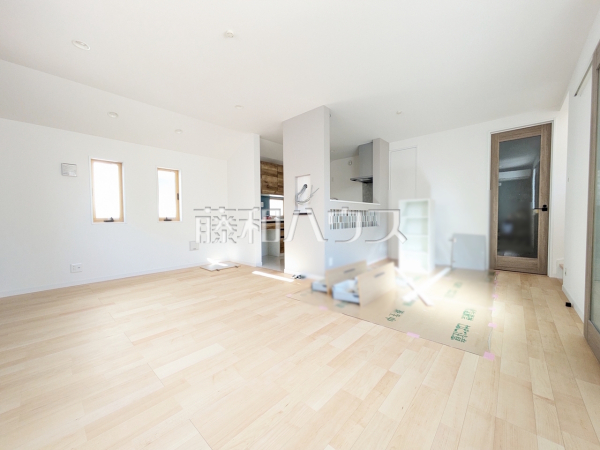 C号棟　リビング　【杉並区下井草１丁目】