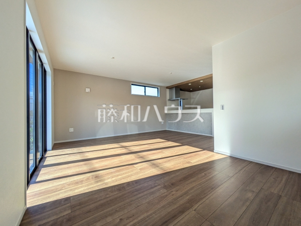 リビング　【八王子市上柚木】