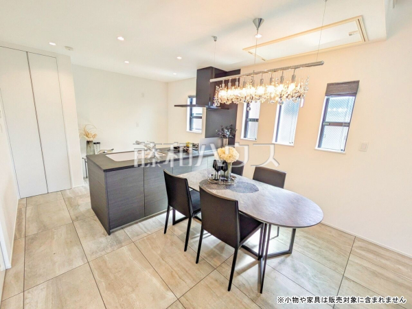 リビング　【杉並区善福寺４丁目】