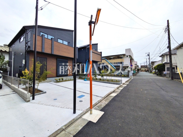 接道状況および現場風景　【三鷹市上連雀９丁目】