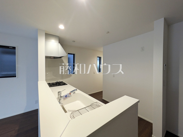 4号棟　キッチン　【三鷹市上連雀９丁目】