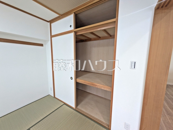 収納　【ライオンズステーションプラザ勝川弐番館】