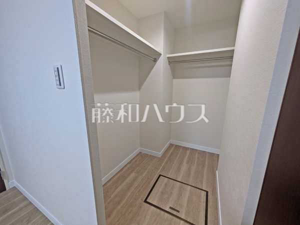 収納　【ライオンズステーションプラザ勝川弐番館】