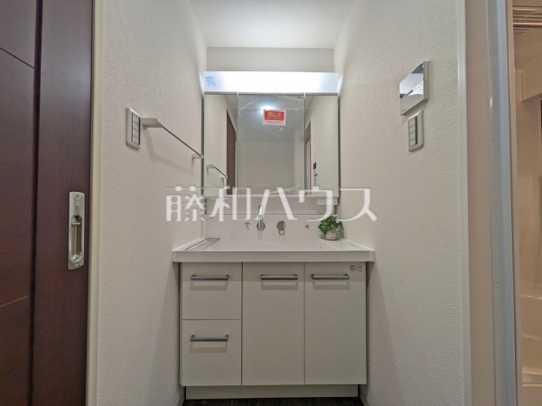 洗面室　【ライオンズステーションプラザ勝川弐番館】