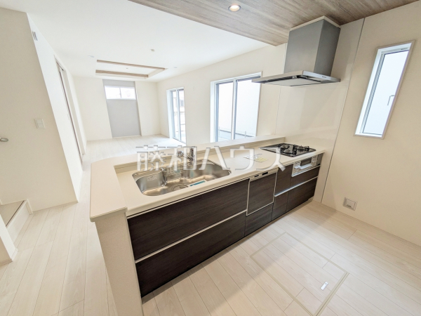 1号棟　キッチン　【福岡市西区横浜１丁目】