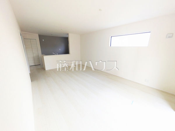 リビング　【北名古屋市久地野北浦】